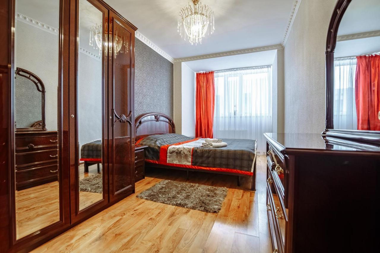 Two Bedroom Apartment On Syganak Street 64-1 Астана Екстериор снимка